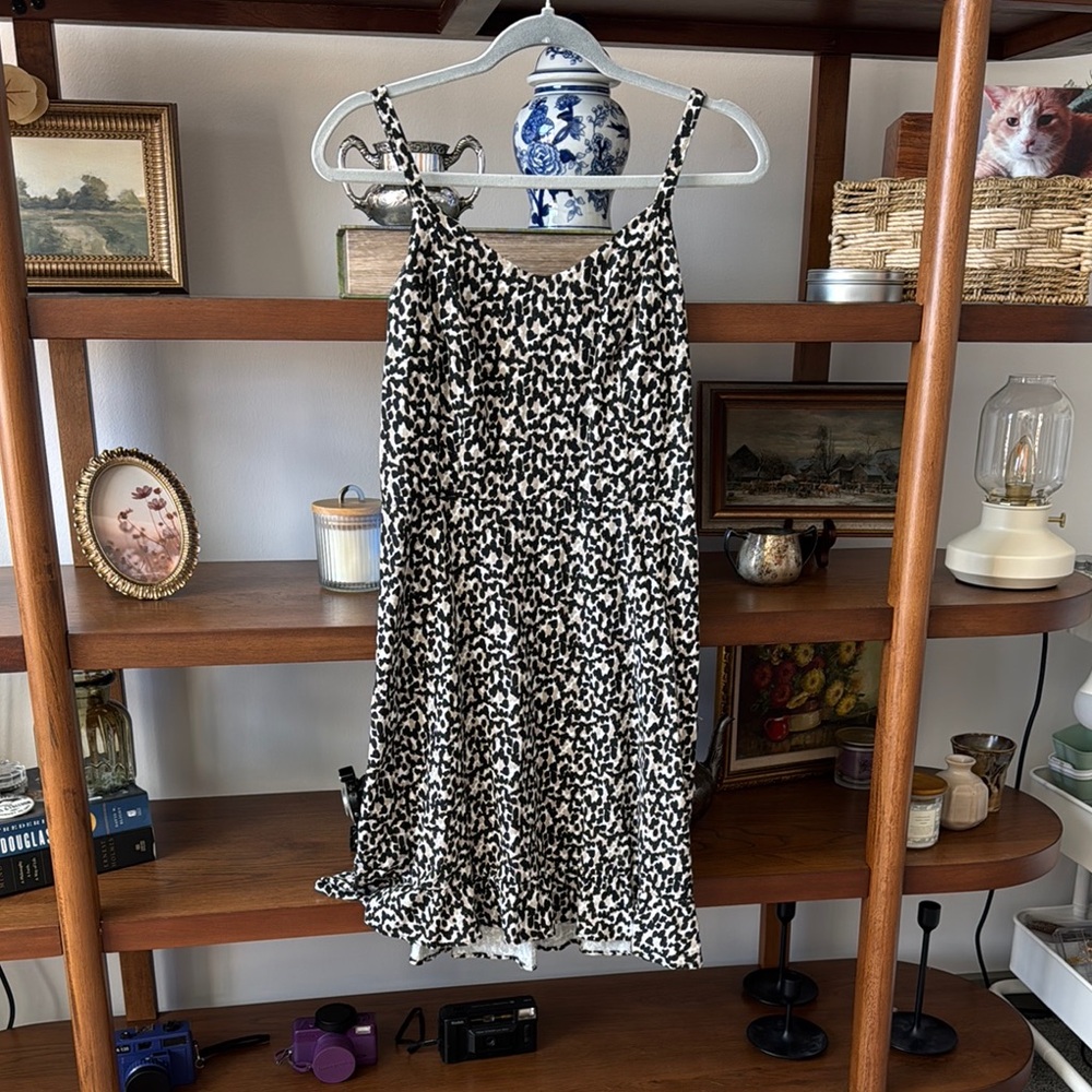 Old Navy Black and White Midi Dress